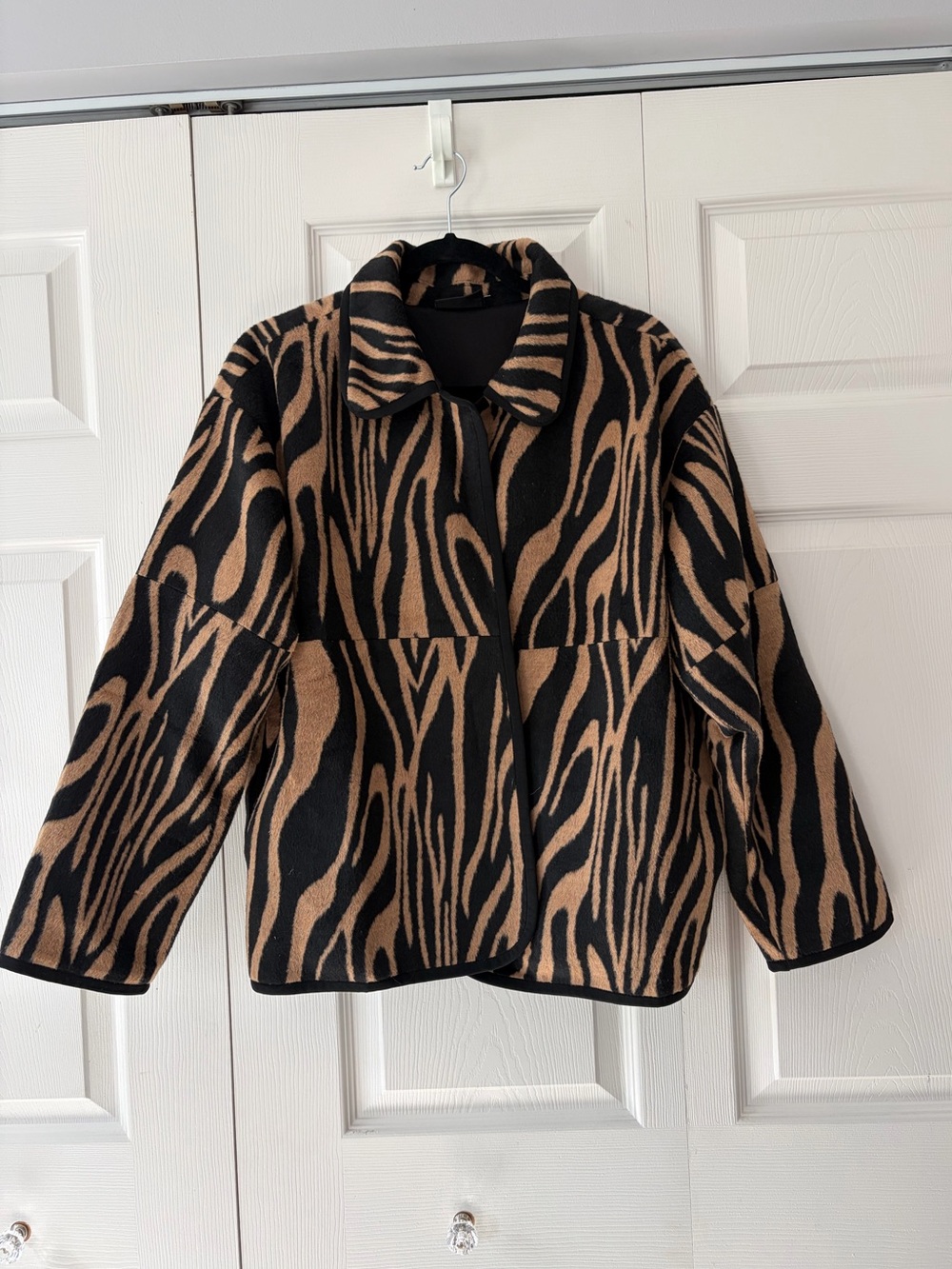 VICI Black and Tan Patterned Women's Jacket